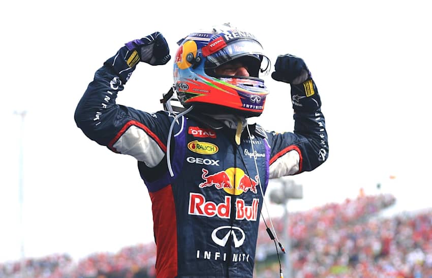 Daniel ricciardo red bull helmet hotsell