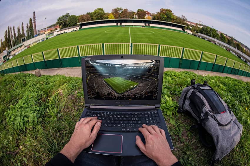 Acer Predator Helios 300 training ground gallery