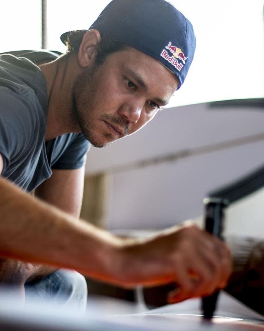 How To Wax A Surfboard The Ultimate Owner S Manual