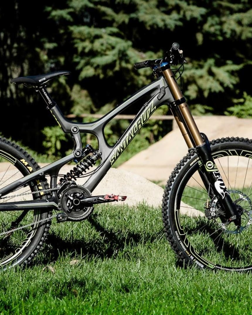 v10 downhill bike