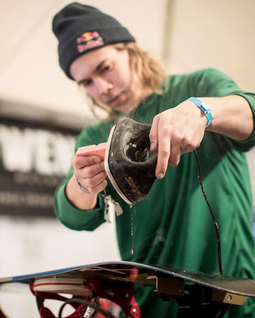 How To Wax A Snowboard In 9 Easy Steps Red Bull