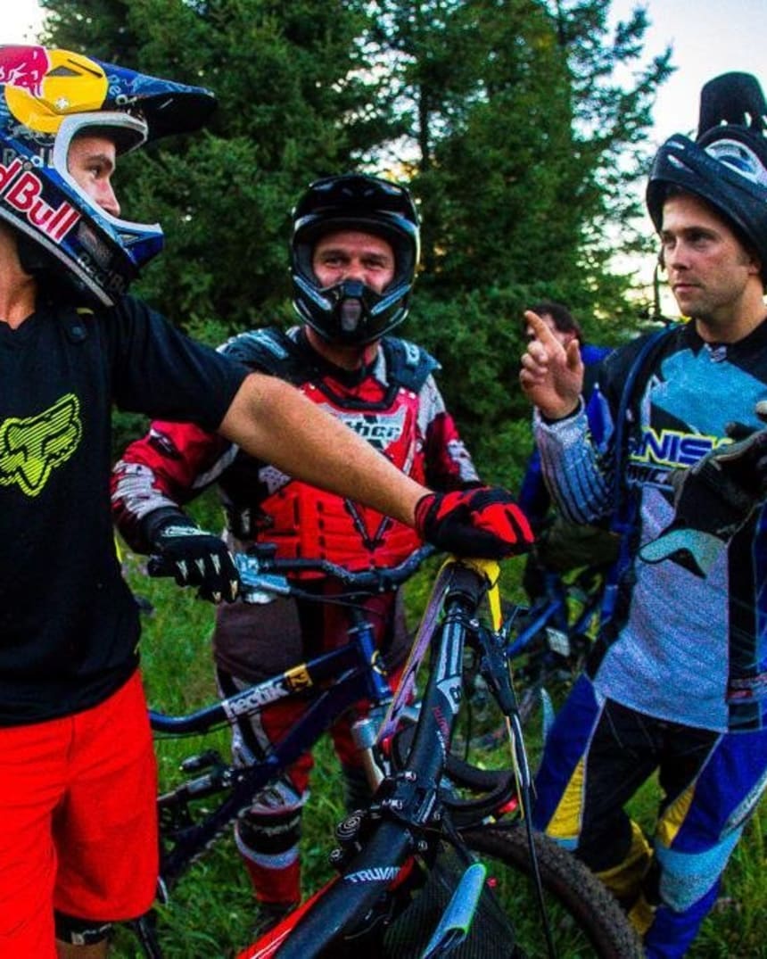 Steve Smith Visits Devinci Mountain Bike Factory