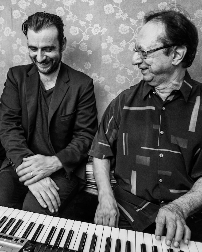 Modeselektor Meet Acid House Wiz Charanjit Singh Play charanjit singh hit new songs and download charanjit singh mp3 songs and music album online on gaana.com. modeselektor meet acid house wiz