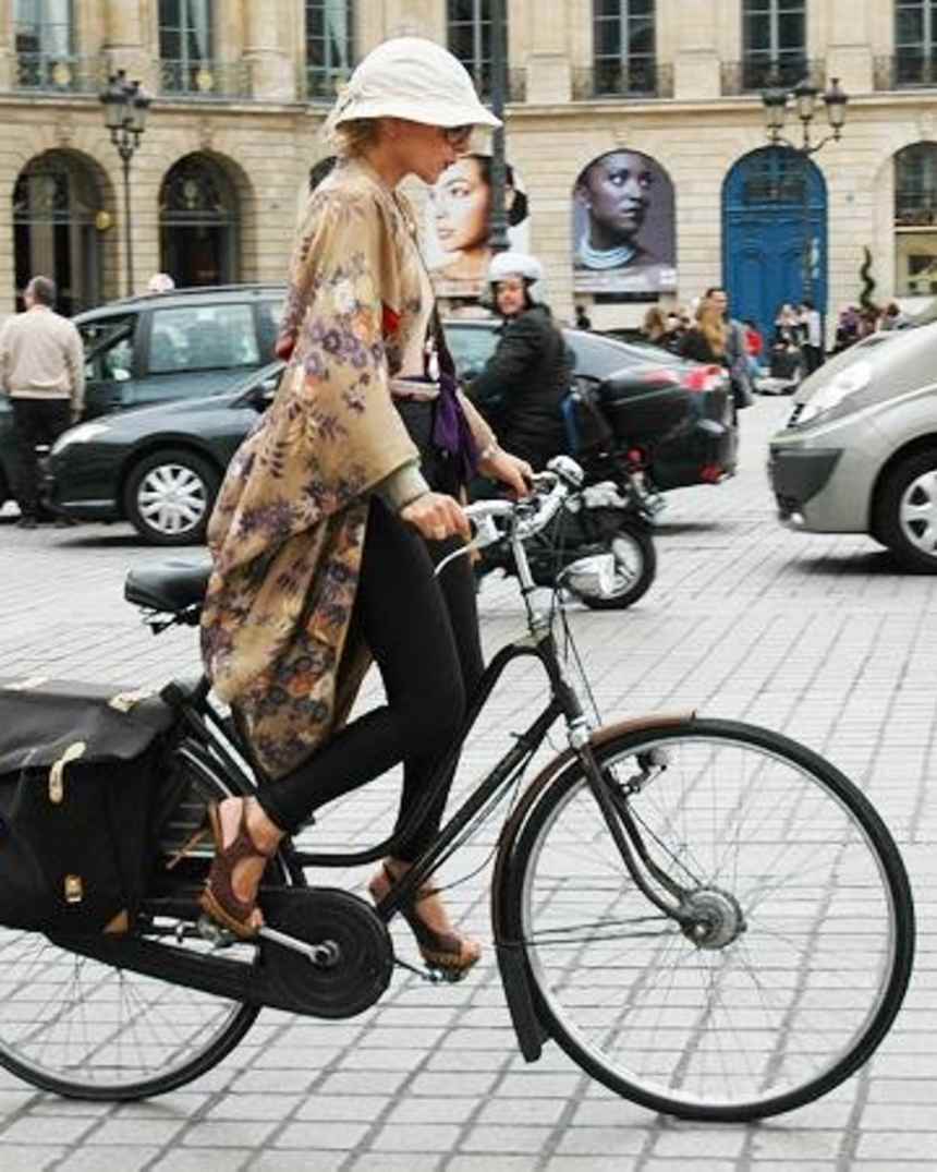 Ragazza In Bici Ci Piace Ecco Perche