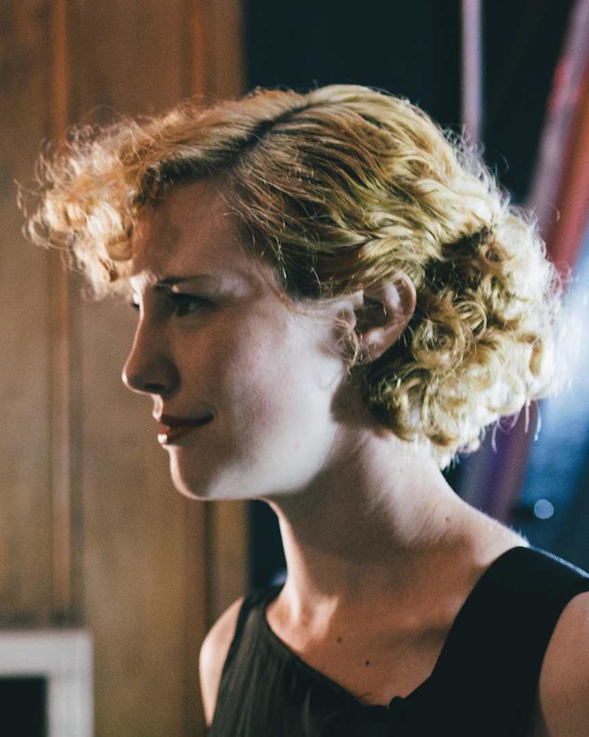 Singer Esme Patterson Performs A Stripped Back Session This song is by amber run and appears on the album 5am (2015). patterson performs a stripped back session