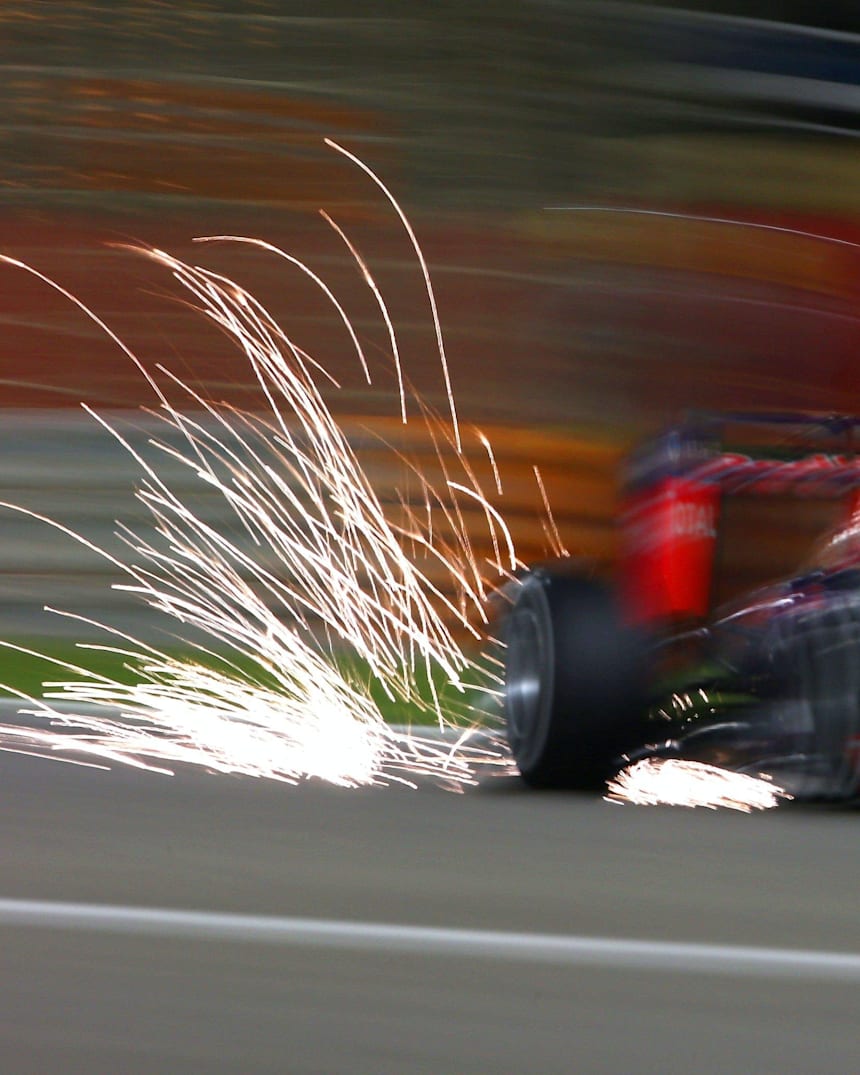 照片集 F1賽道火花四射 絢麗亮眼