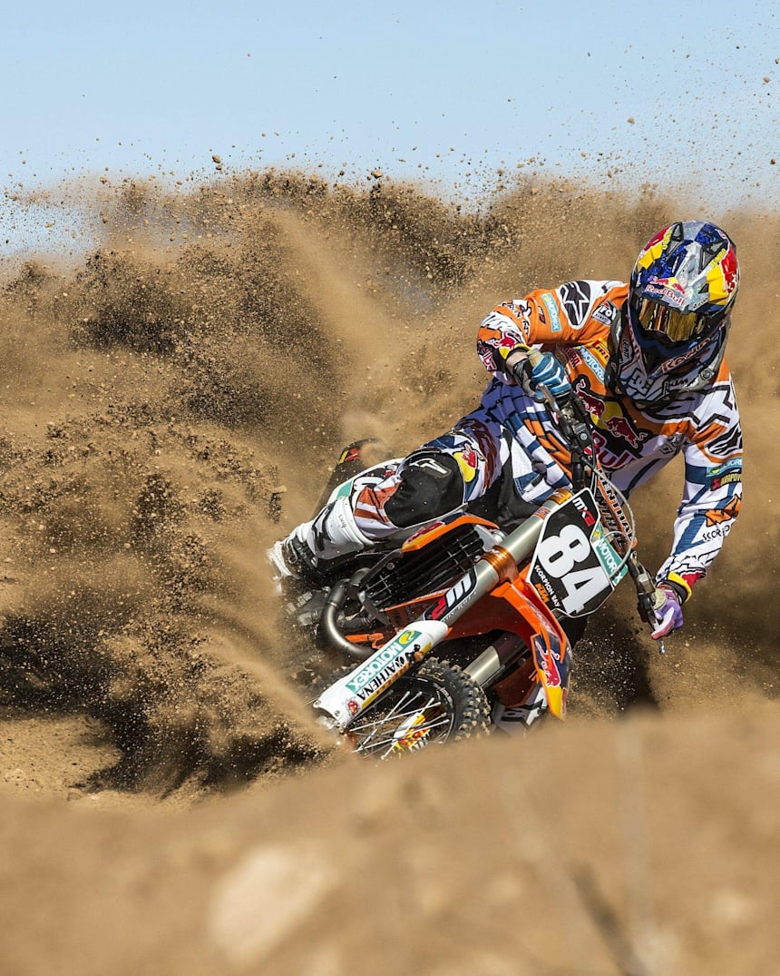 Red Bull Knock Out Herlings And Watson On Sand Riding