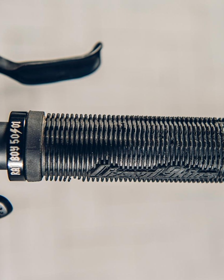 thin mtb grips