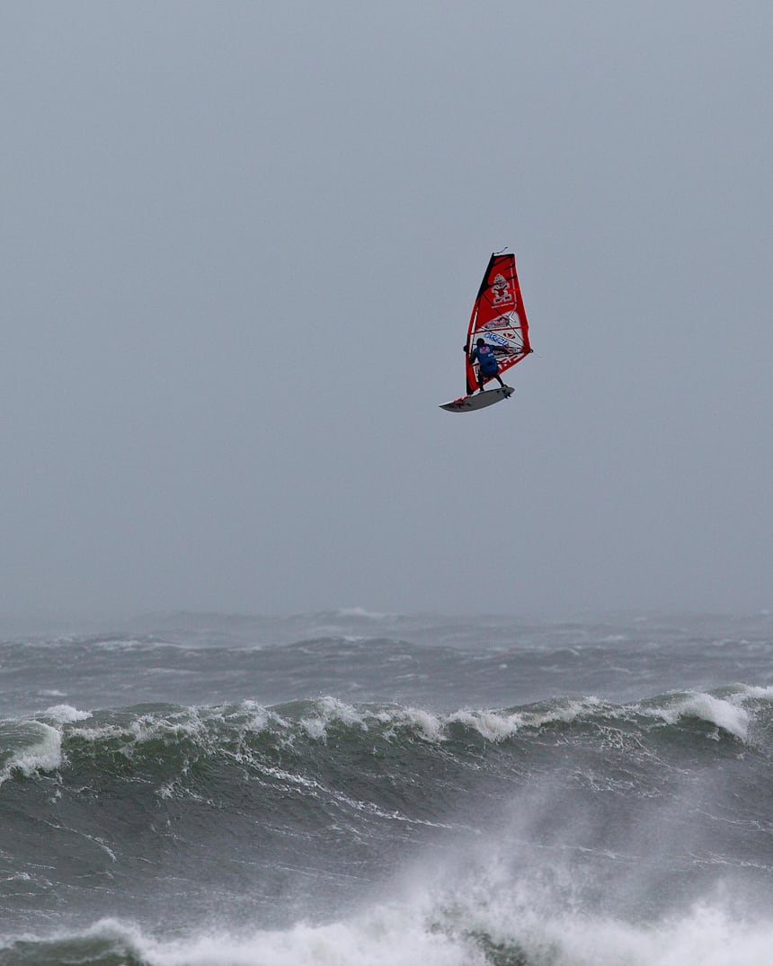 Red Bull Storm Chase 嵐を追う10人のウインドサーファーを紹介 Adventure