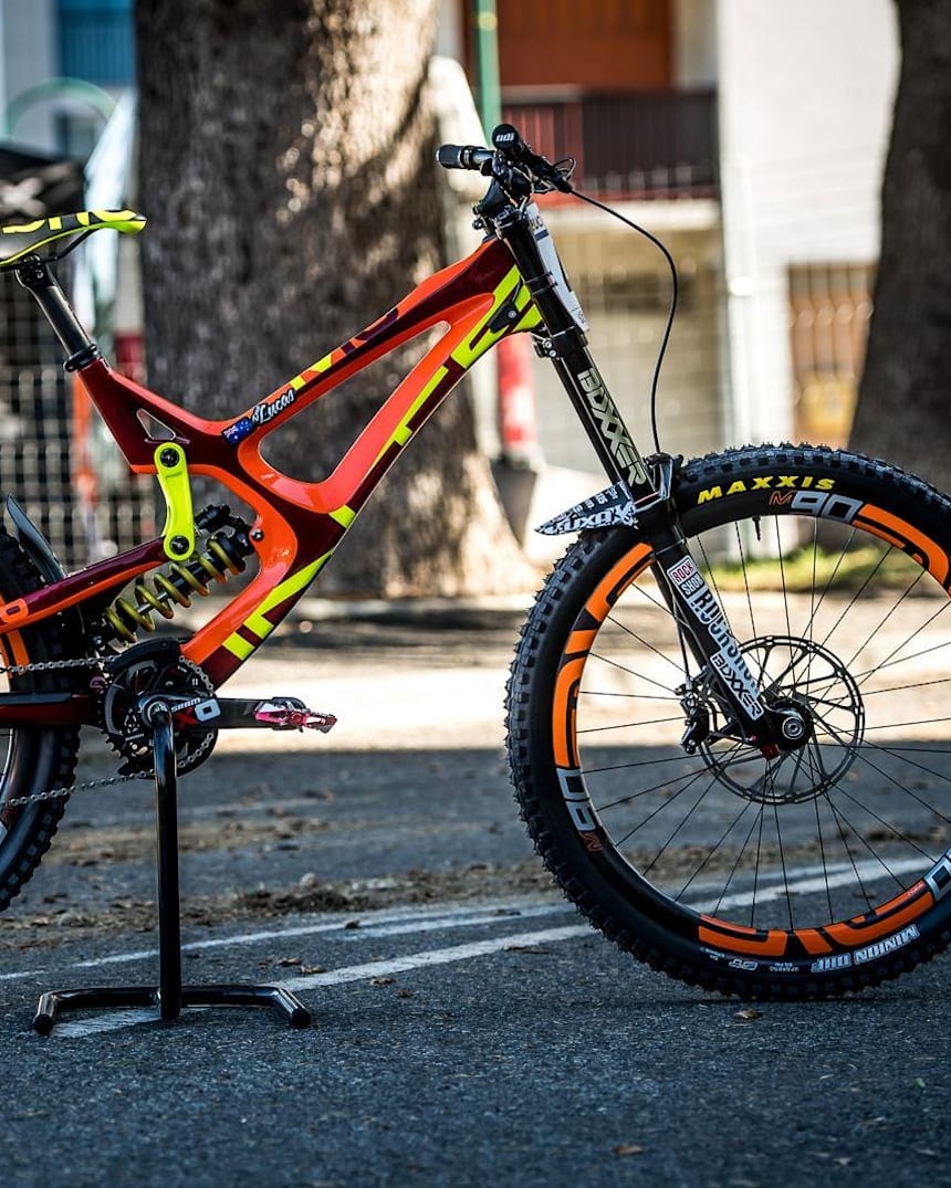 Custom mountain bike paint shop