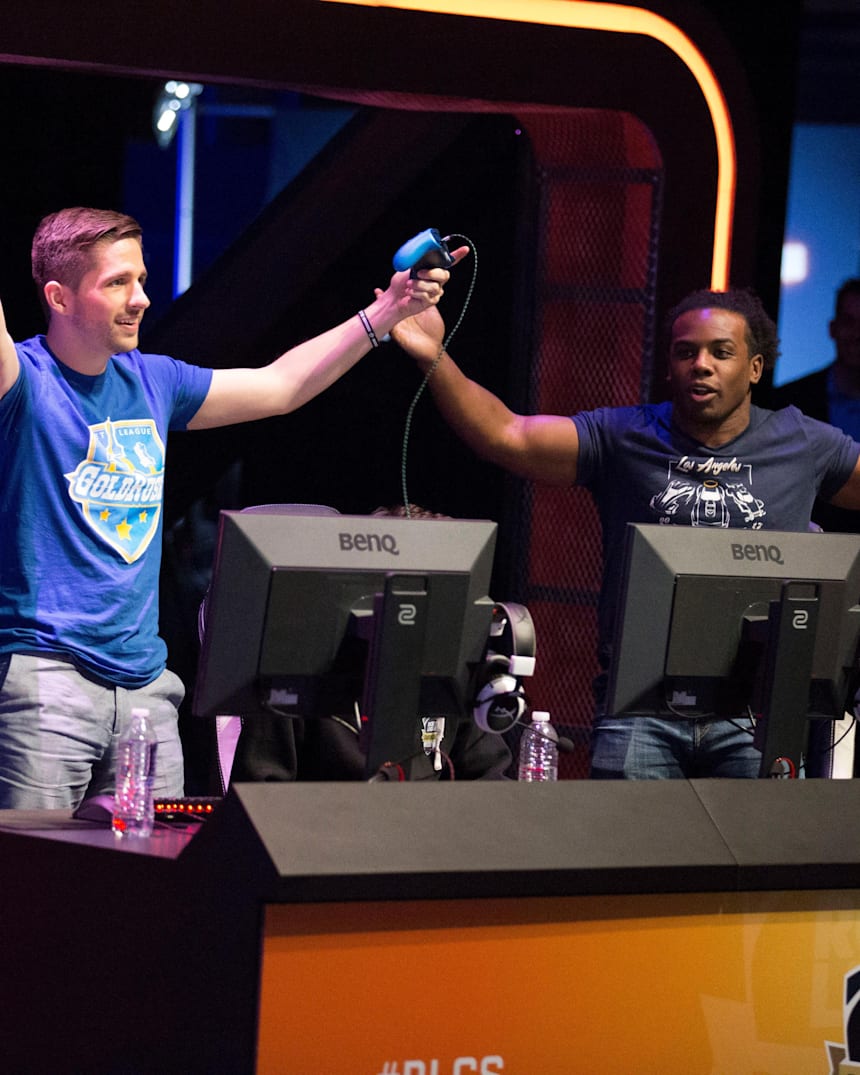 Wwe S Xavier Woods Takes On Rocket League Legends