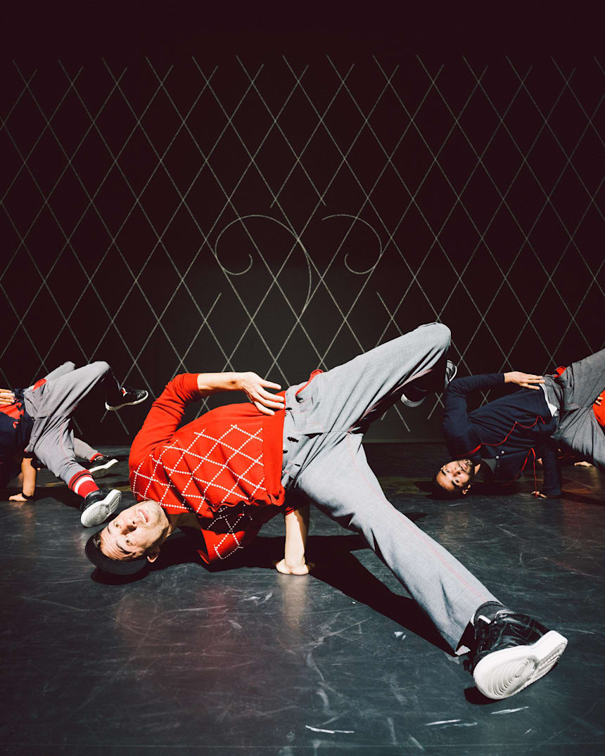 Best Dance Moves To Practice For Your Christmas Party