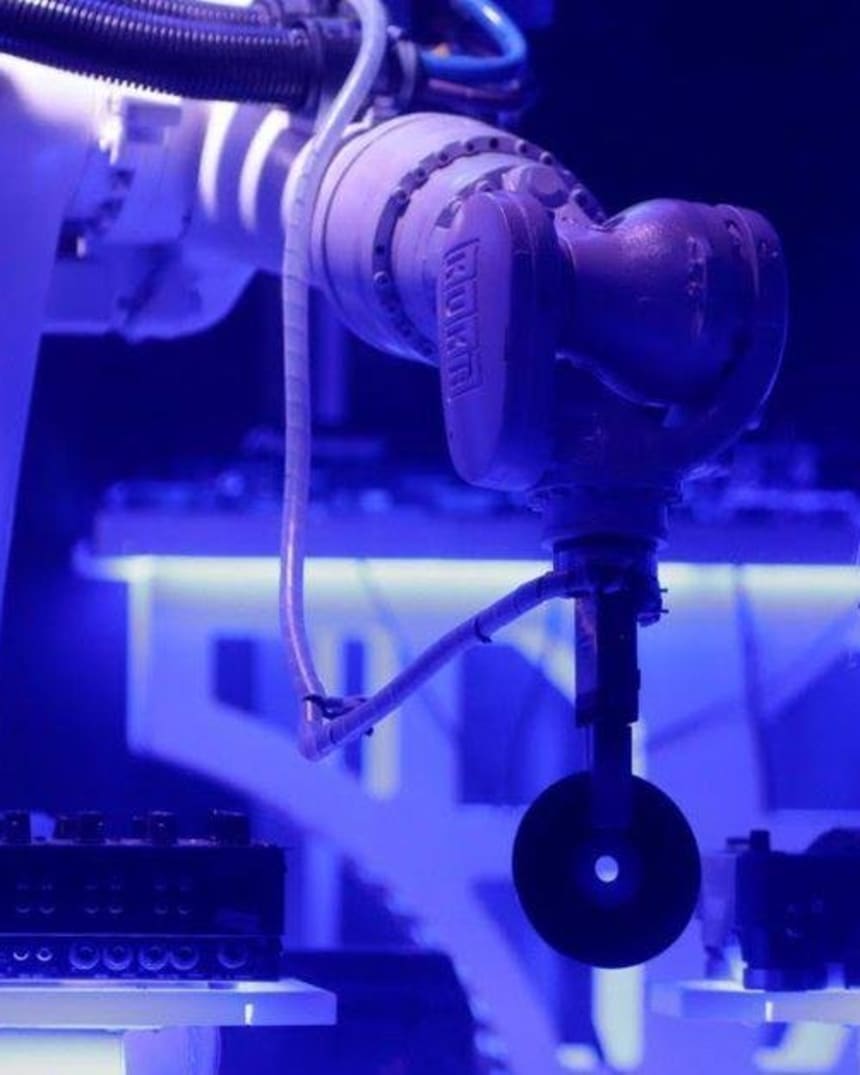 El Robot Dj Que Triunfa En La Noche De Praga