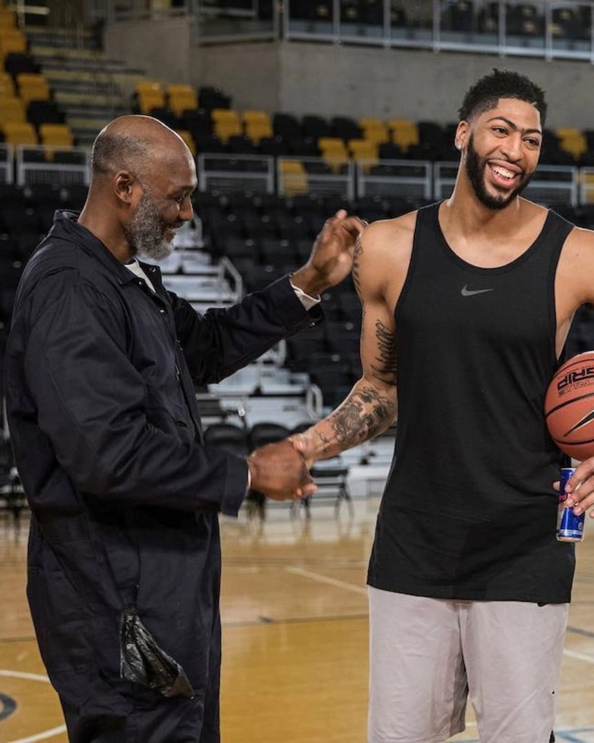 Nba Legend Karl Mailman Malone Pranks Anthony Davis