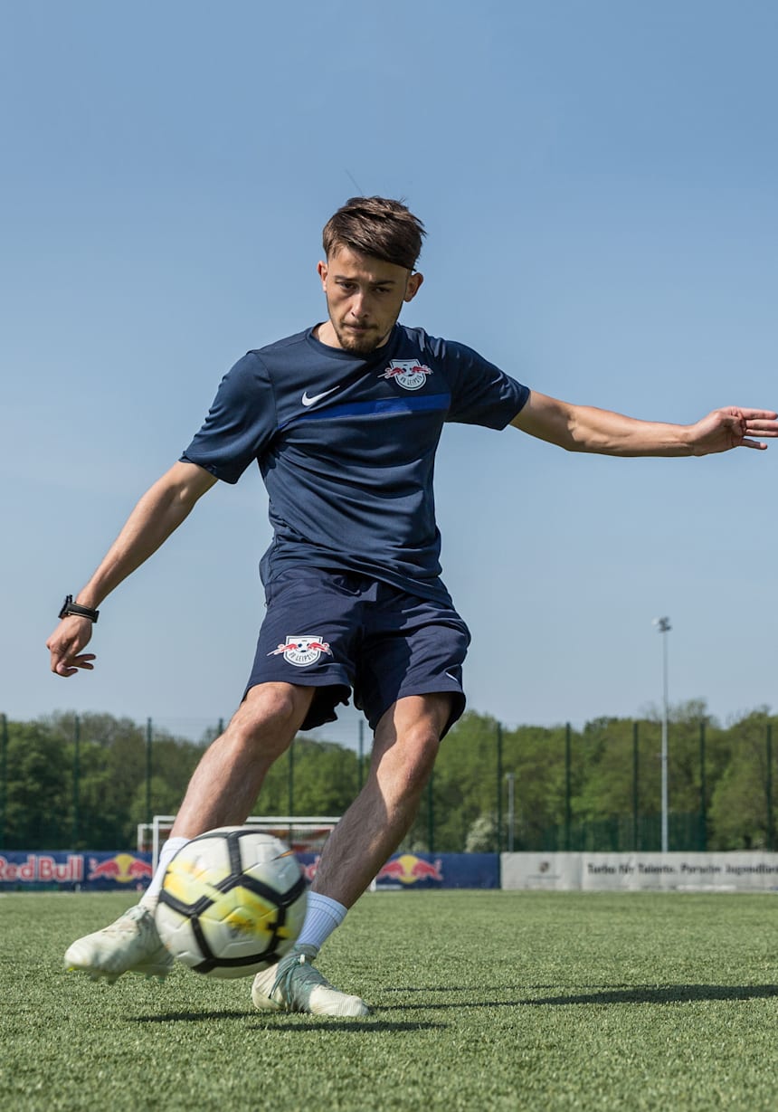 Rbライプツィヒ U 19選手がトップ昇格を目指す闘いに密着 サッカー レッドブル