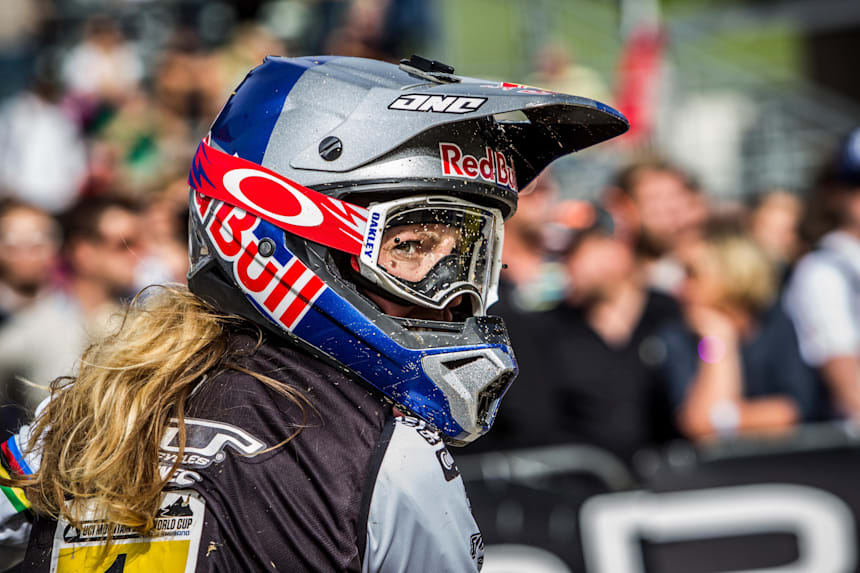 red bull dh helmet