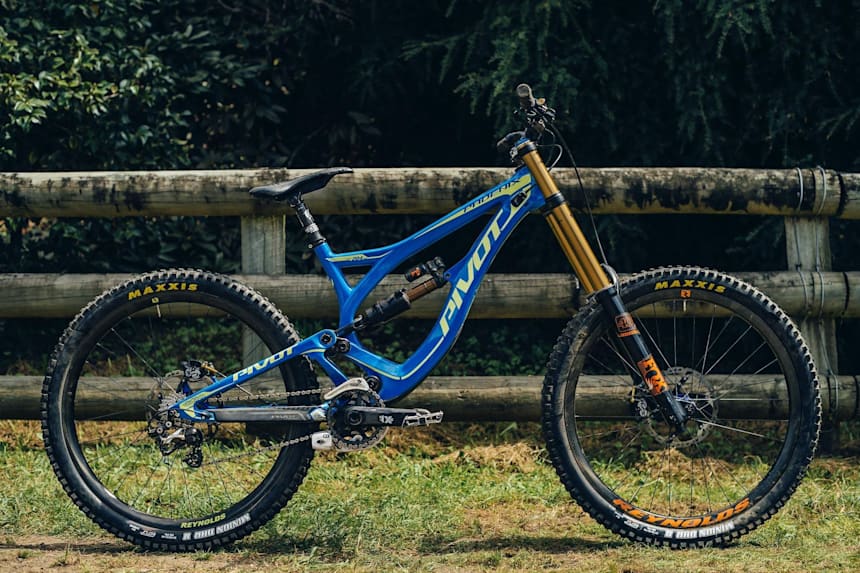 pivot phoenix dh carbon 27.5