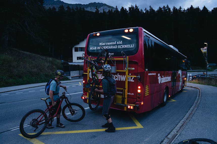 blue mountain bus & bicycle tour