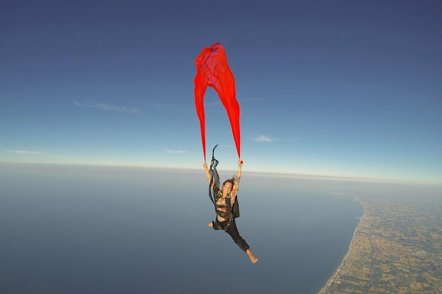 photos of wingsuiters by noah bahnson