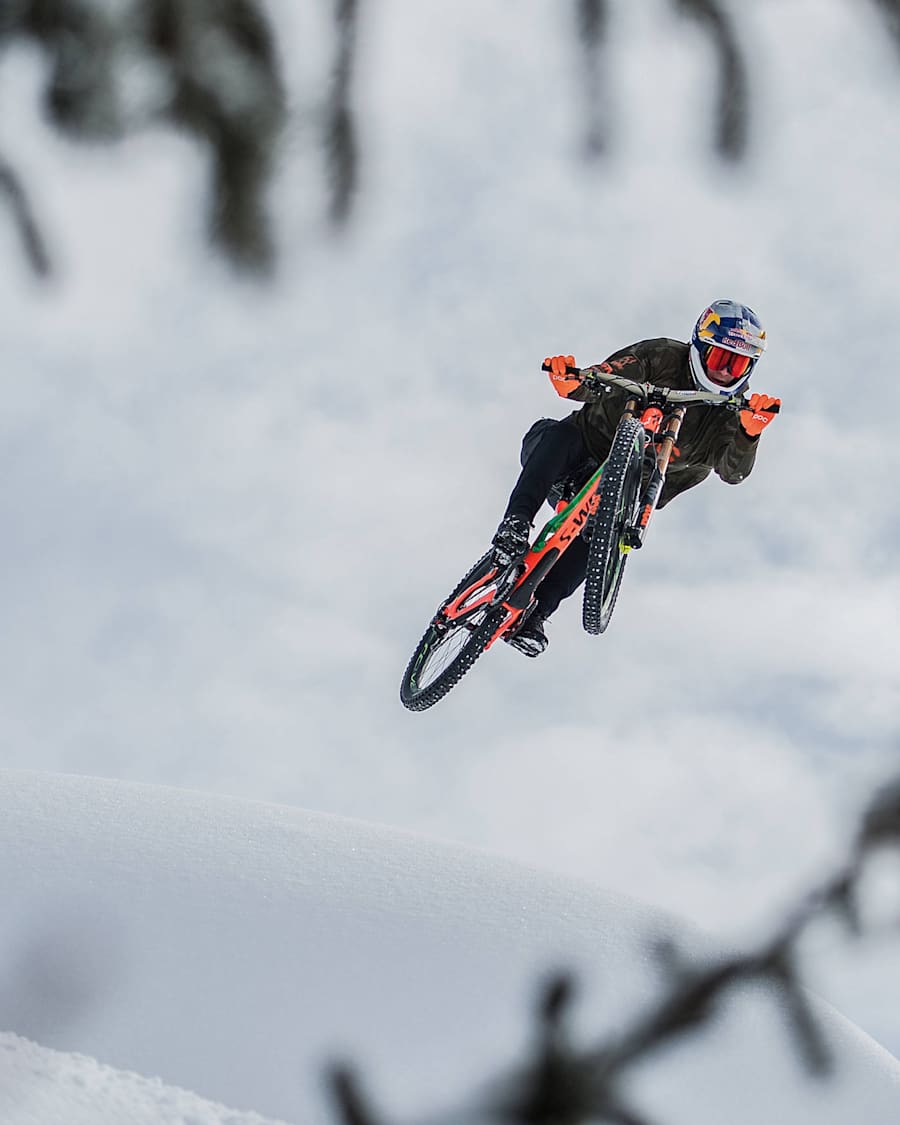 Fabiolous Escape 2 behind the scenes MTB video
