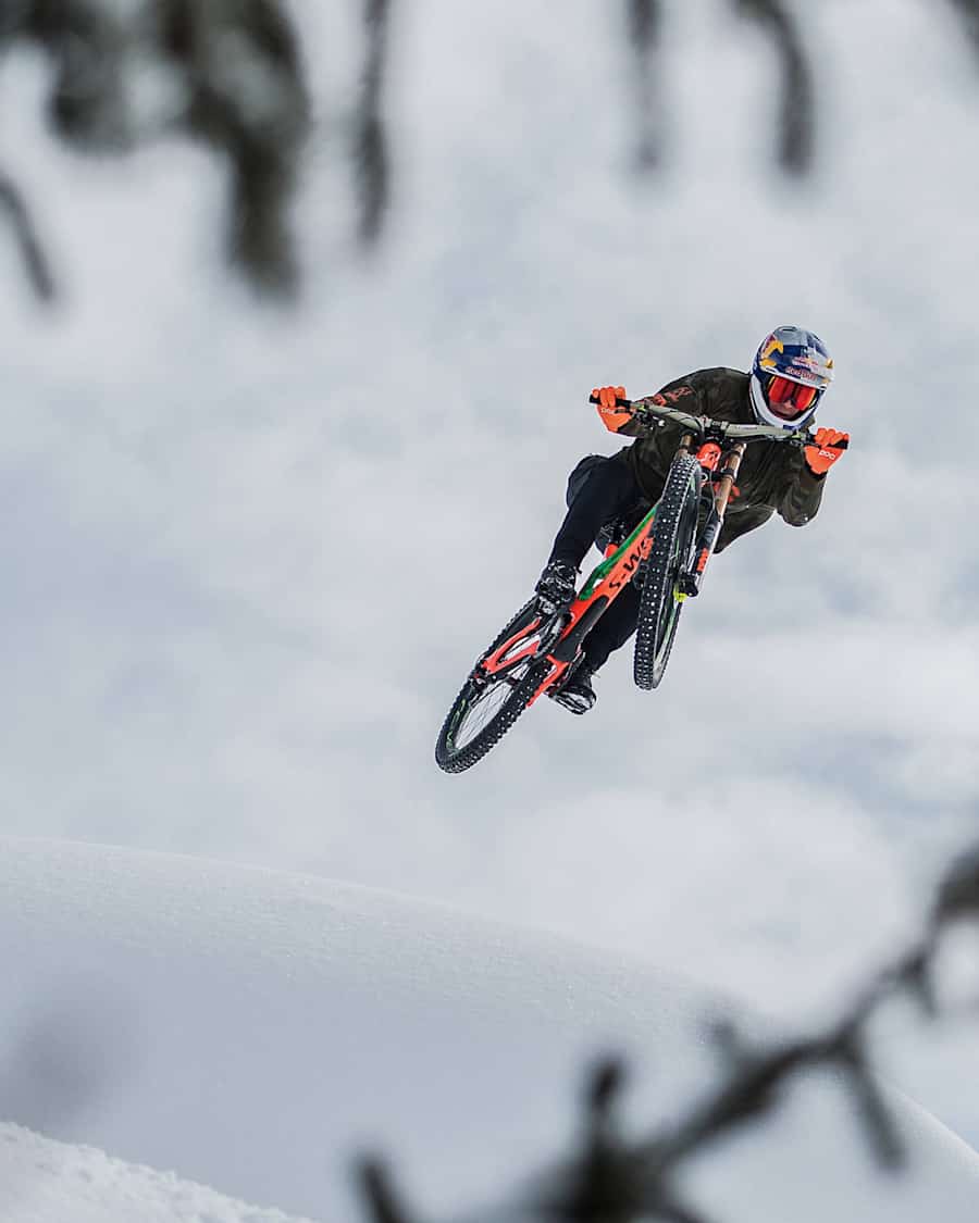 Fabiolous Escape 2 behind the scenes MTB video