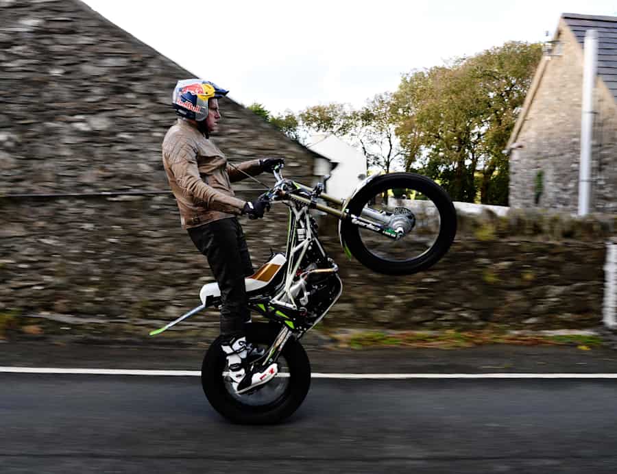 How to be Superhuman S1 E7: Dougie Lampkin Isle of Man