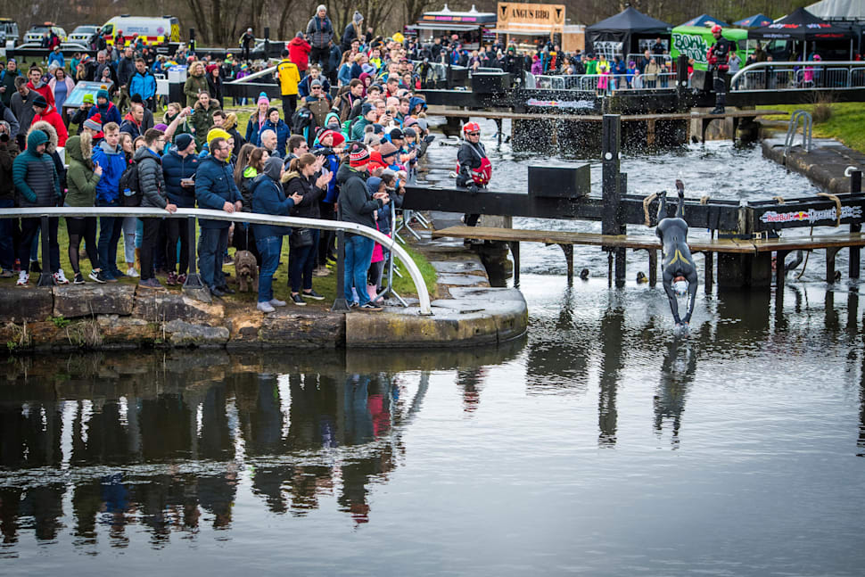 Douche écossaise au Red Bull Neptune Steps de Glasgow