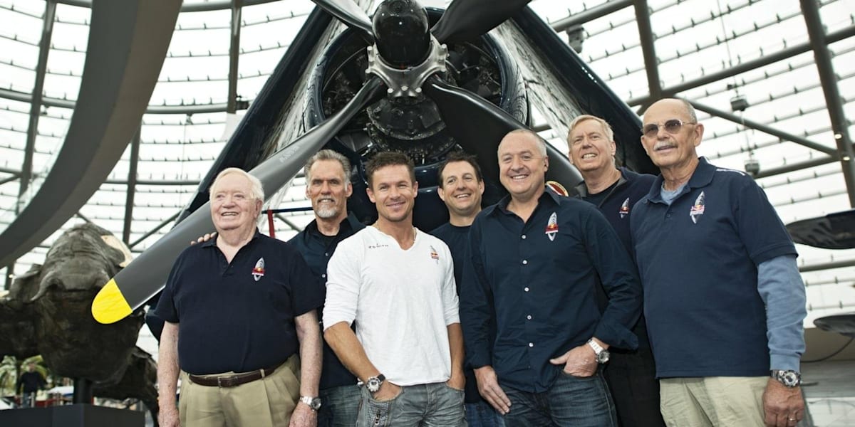 So Reich War Red Bull Star – Enthüllt! Baumgartner'S Fortune: Fact Vs. Fiction. - qxq2l5z