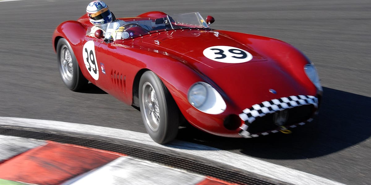 10 carros de carrera icónicos que nunca olvidaremos