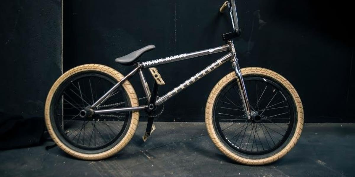 Kriss Kyle shows us around his BSD Passenger bike