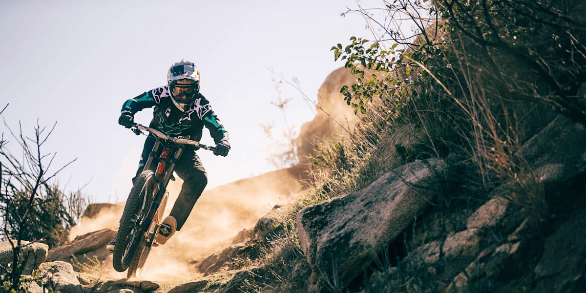 Mens downhill 2025 mountain bike