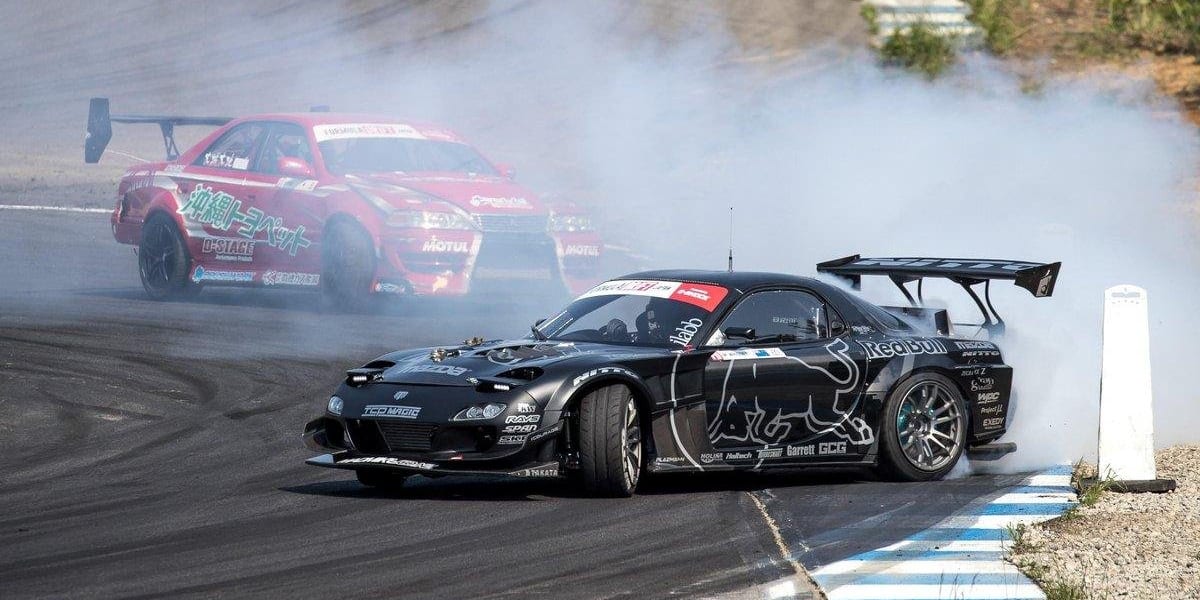 Carro queimado carro esporte japonês drift tuning turboalimentador da  equipe de corrida de rua