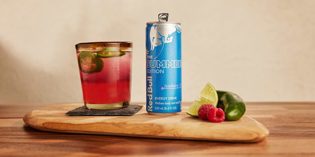 Raspberry Punch Cóctel con Red Bull Summer Edition