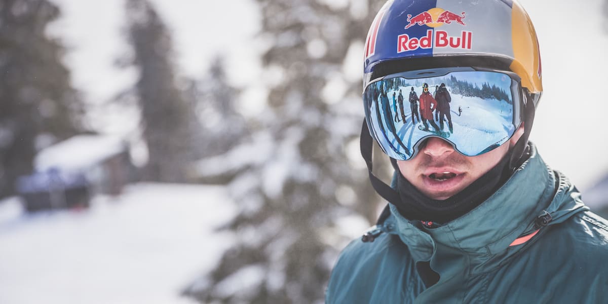 Snowboard helmet red bull sales