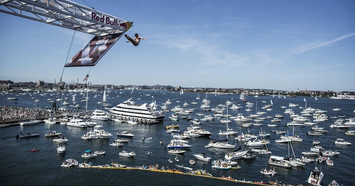 10 Spectacular Photos from Cliff Diving Boston