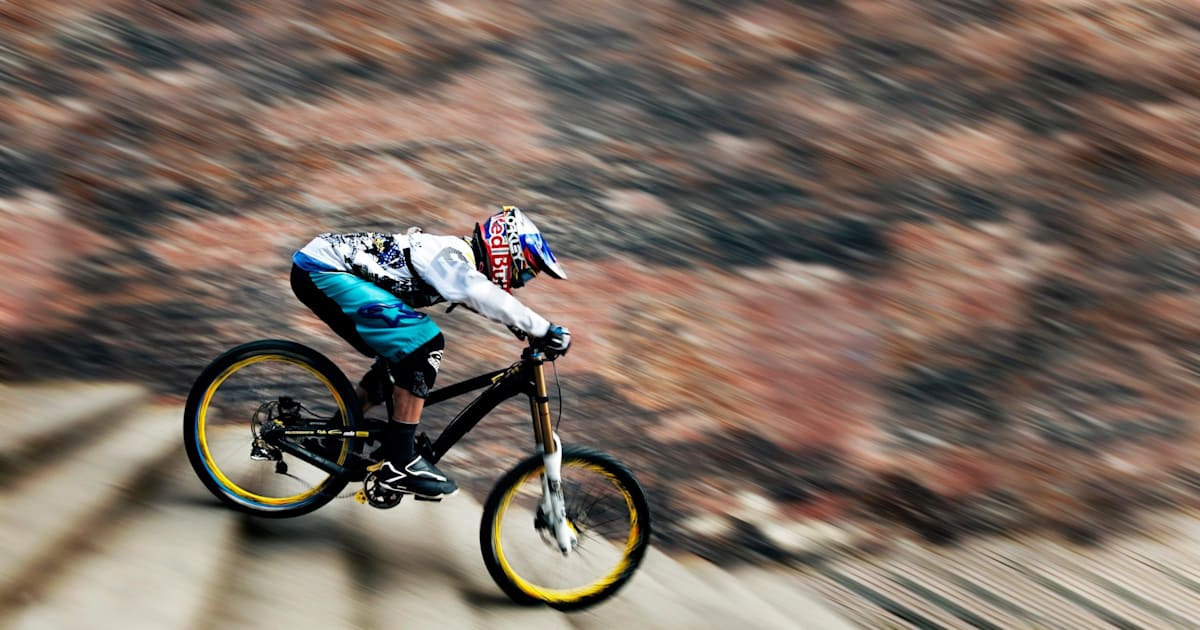 The king of urban downhill - Filip Polc