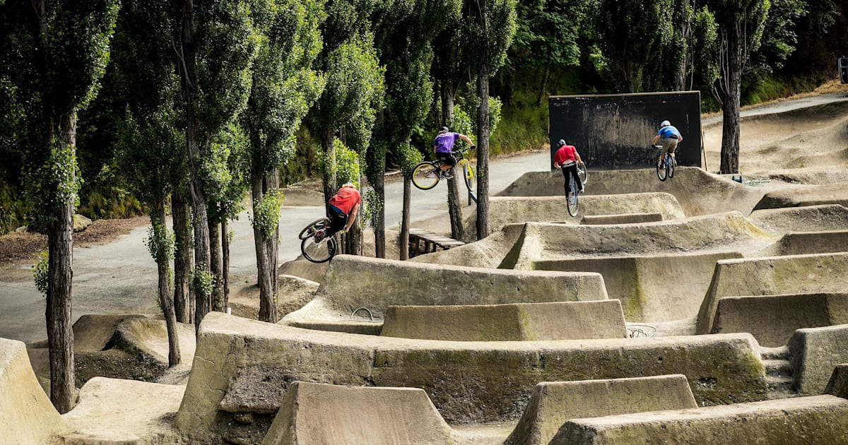 Bmx dirt park online