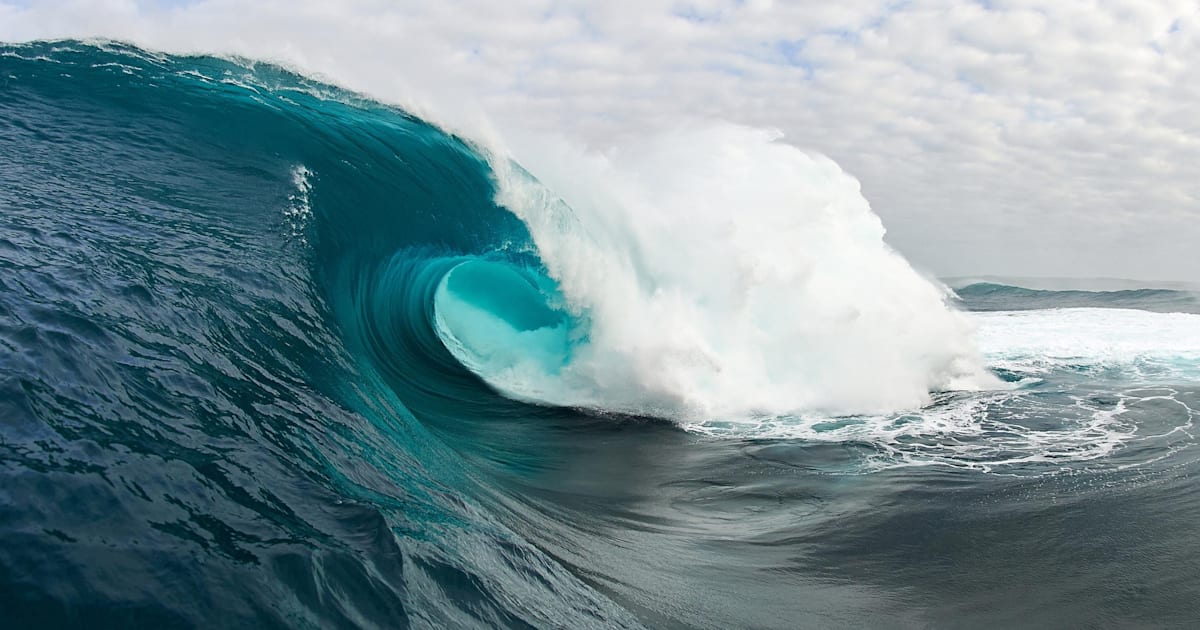 Scariest waves in the world deals