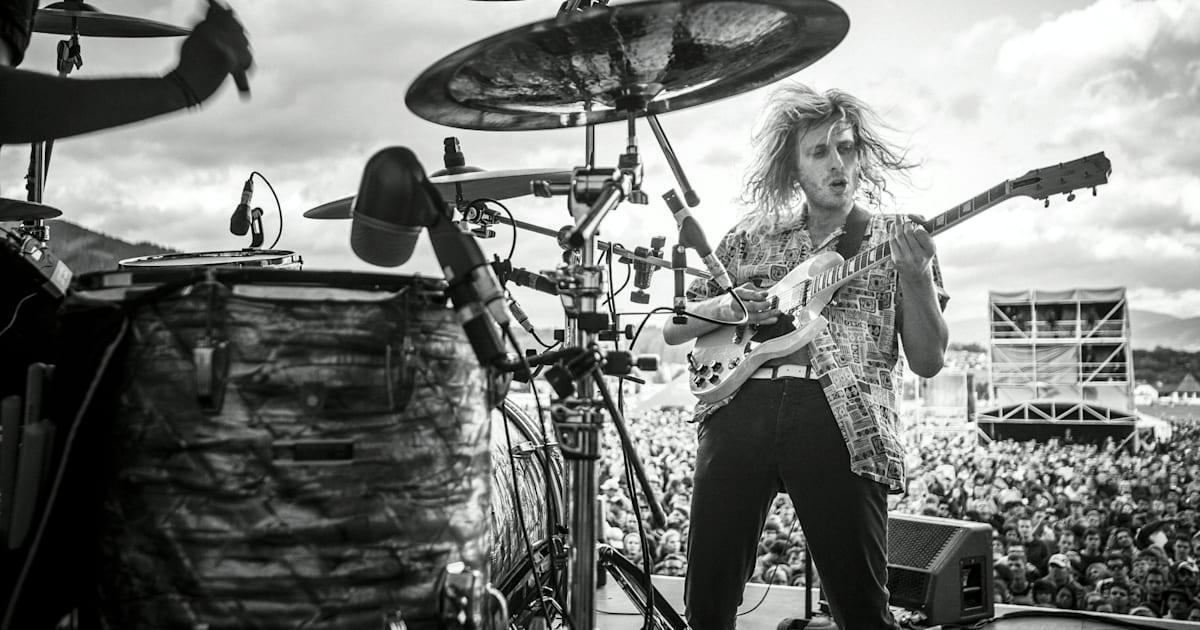 Awolnation Hollow Moon (Bad Wolf) (Official Music