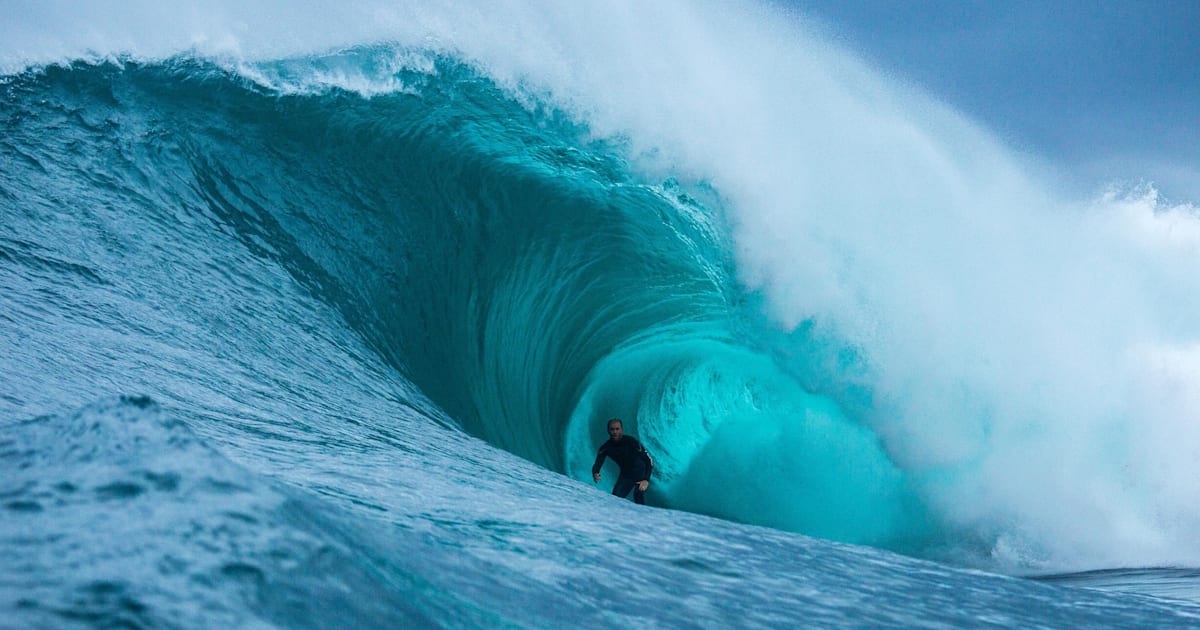 Aussie big store wave surfers