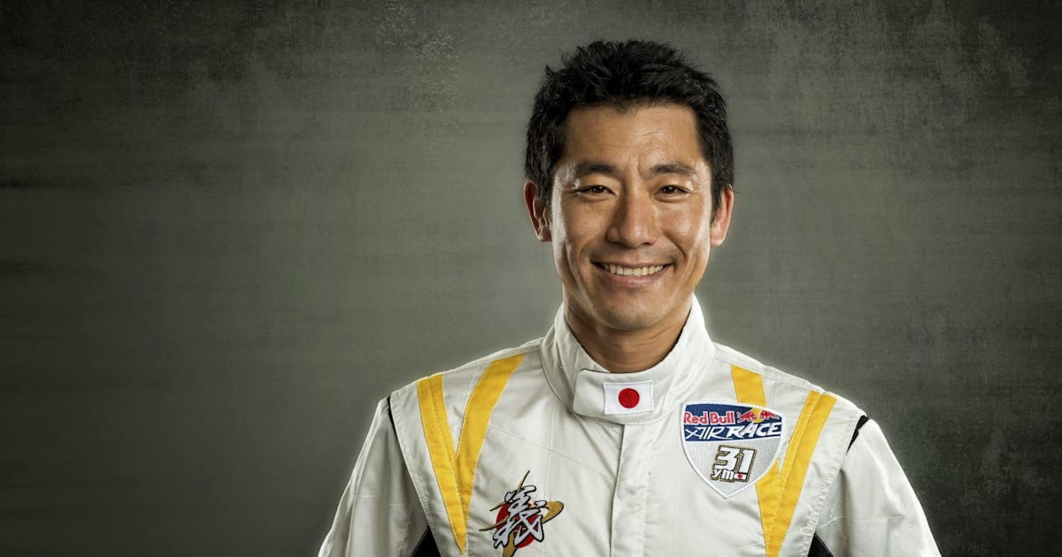 2015.3.24 | エアレース唯一の日本人パイロット室屋義秀選手がQVCマリンフィールドに登場！