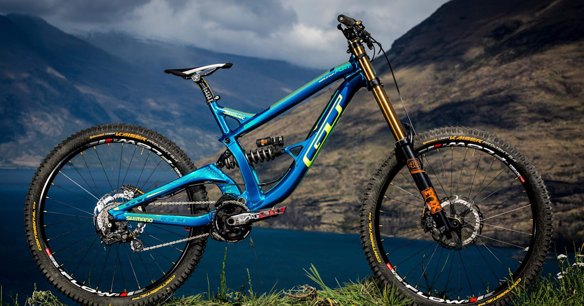 Rachel Atherton Bike check specs GT Fury 2015