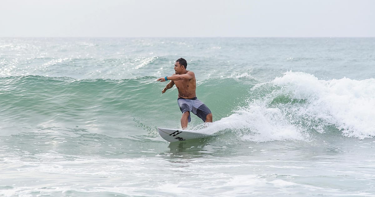 How to a Surf instructor a nice career option