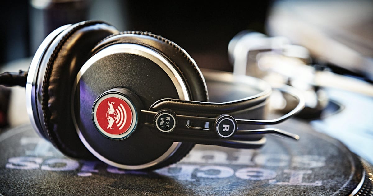 Best DJ mixes 2015 Check out to the top 10