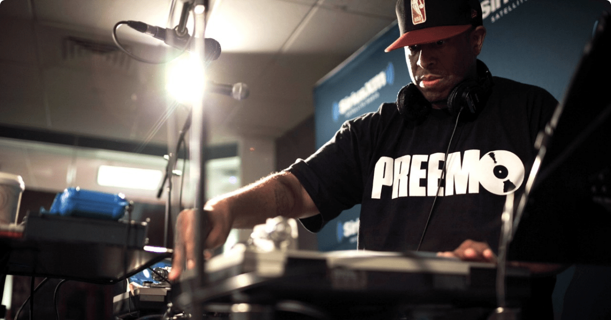 Dj premier. Диджей аут. DJ Premier scratching. DJ Premier Scratch. Скретч от Dr.Dre
