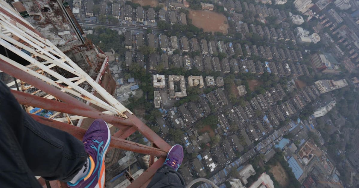 explorers-in-urbex-go-to-incredible-heights-for-images
