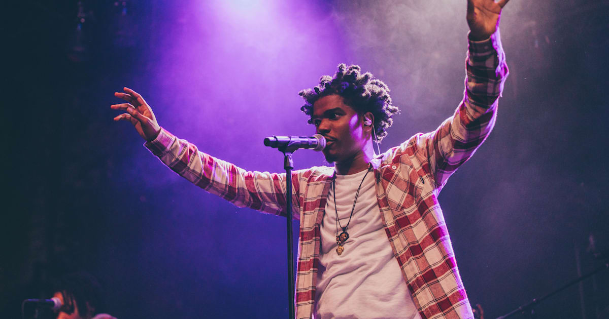 Watch Rapper Smino Perform a New Song in Chicago