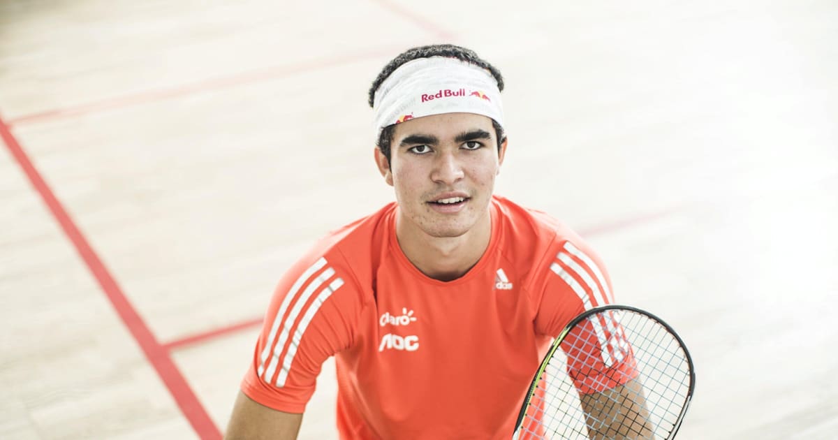 Elias becomes first South American world number one squash player
