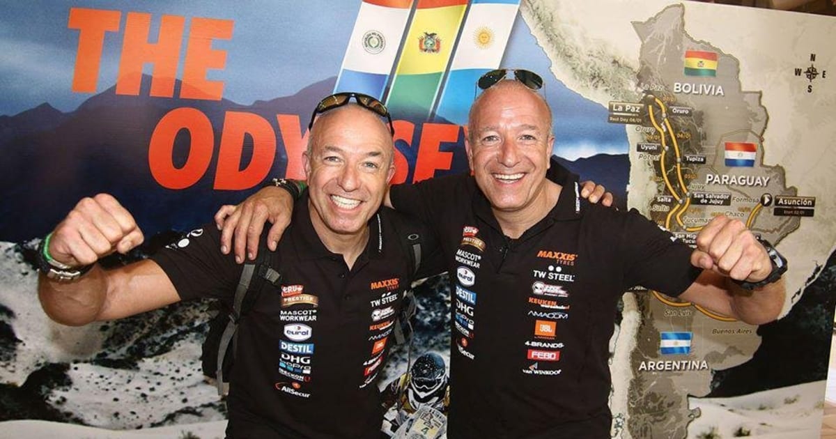 Australsk person Refinement alligevel Tom Coronel films his brother Tim at Rally Dakar 2017