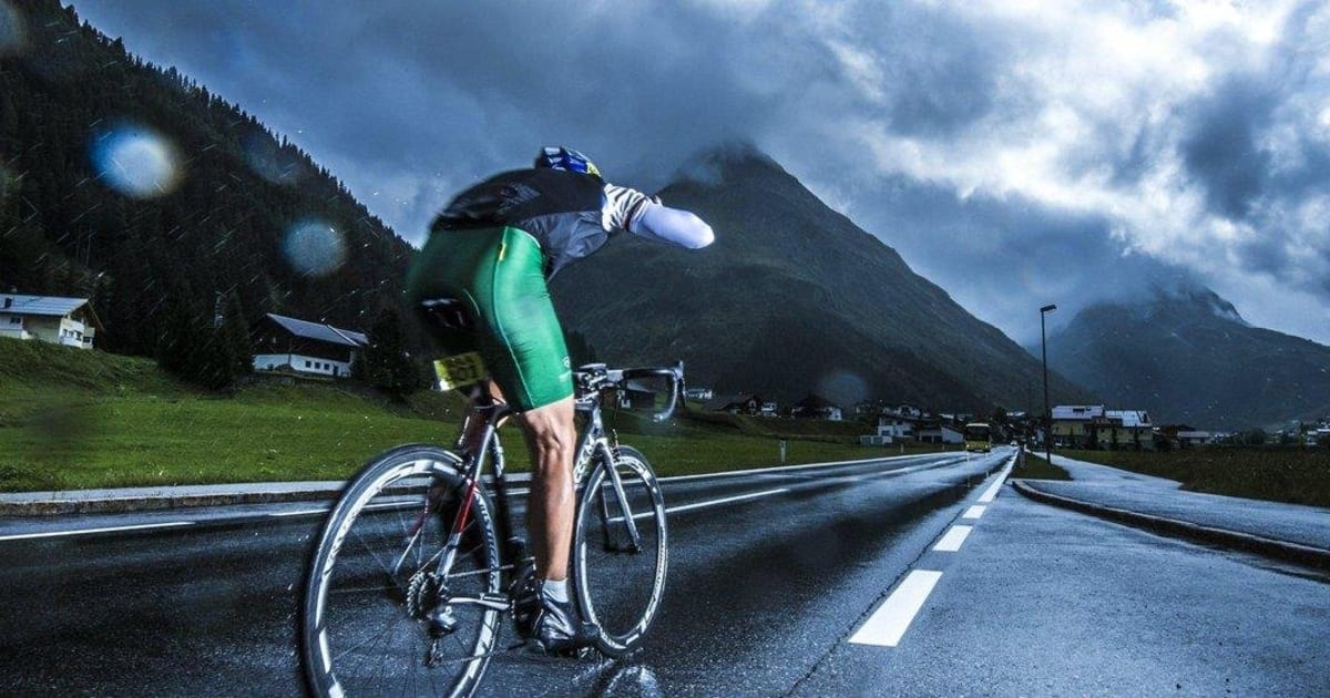 Best men's 2025 cycling jacket
